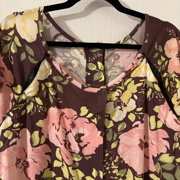 Kindred Bravely Labor and Nursing Gown - Picture 3 of 5